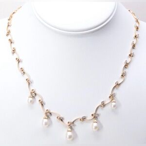 14K Yellow Gold Ladies Leaf & Vine Diamond & Cultured Pearl Necklace
